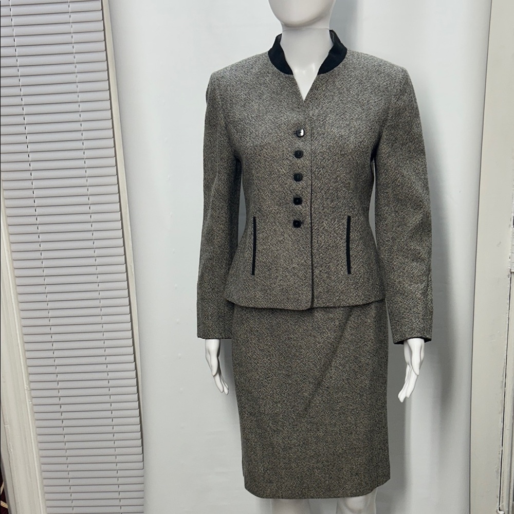 Kasper two piece gray women’s suit